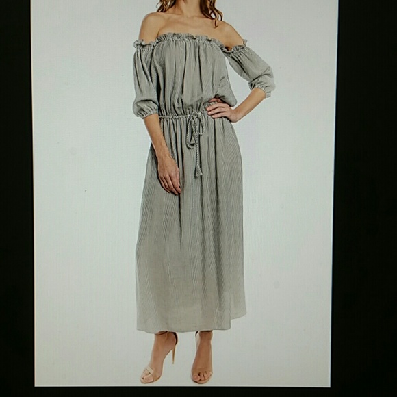 Dresses & Skirts - Off shoulder dress